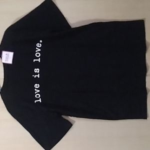 Hope & Wonder 22 Husky Boys Black T-shirt Love is Love 60% Cotton 40% Polyester